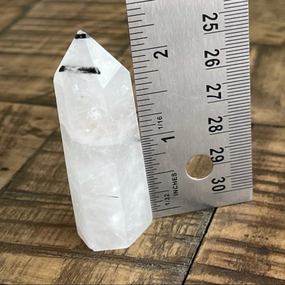 Quartz Crystal Single Terminated Tower Point - Picture 2 of 3
